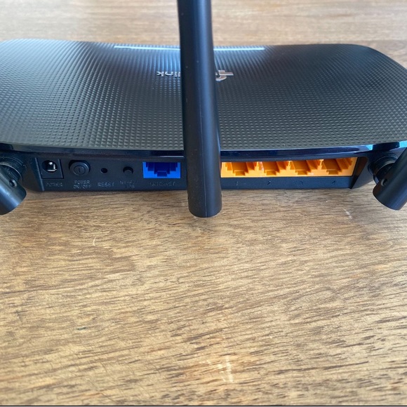 TP-Link Wireless Router - Picture 3 of 3